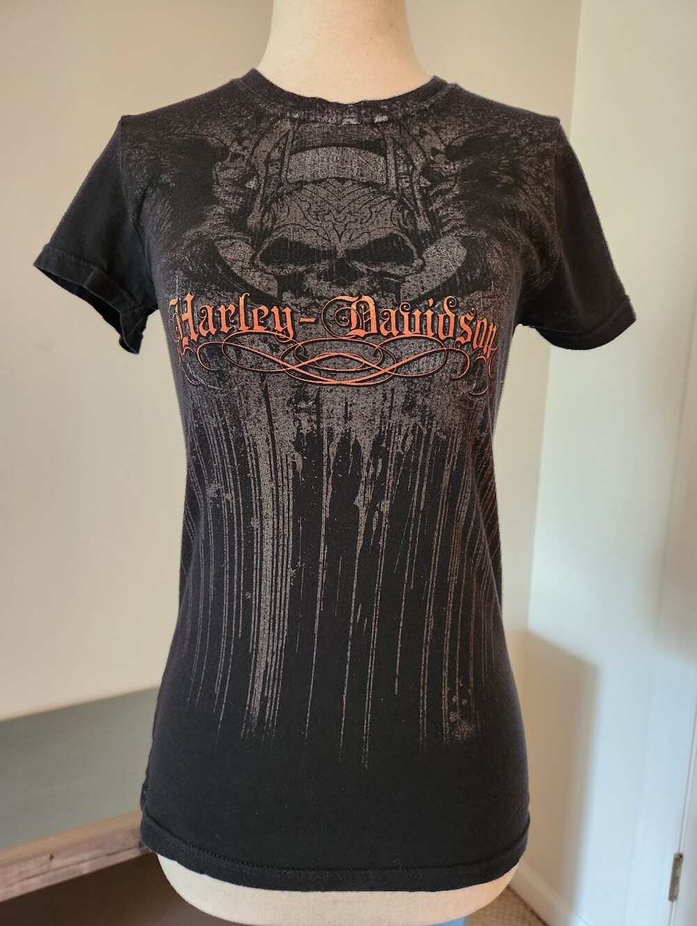 Harley-Davidson Black Tee with Orange Logo and Skull Graphic